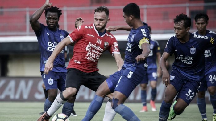 Persipura Vs PSIS Semarang